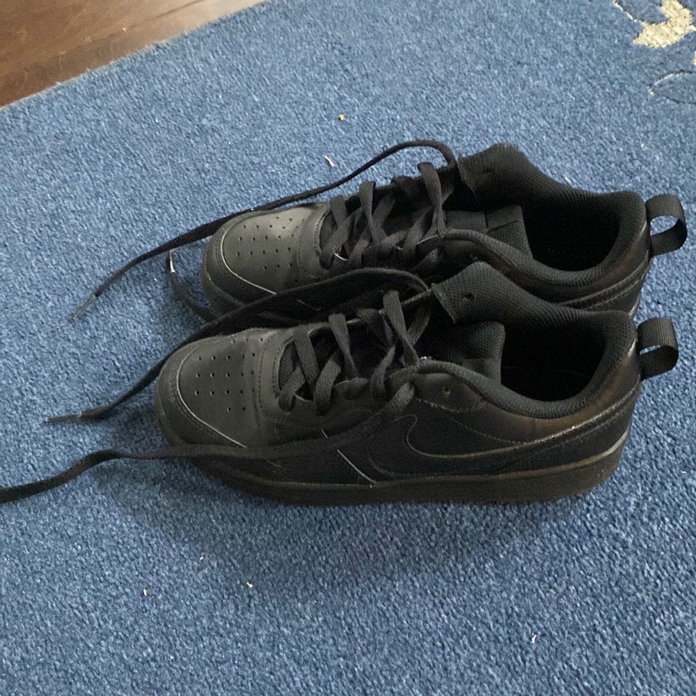 Black Nike Court Visions, low, size 5